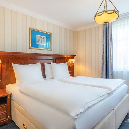 Seetelhotel Ahlbecker Hof Heringsdorf  Bagian luar foto A room at the hotel