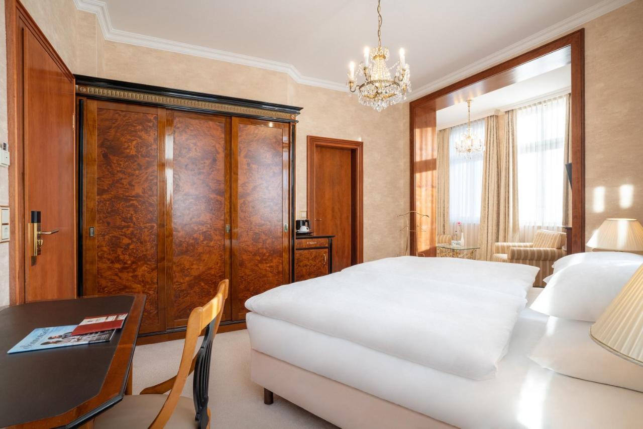 Seetelhotel Ahlbecker Hof Heringsdorf  Bagian luar foto A room at the Hotel Savoy