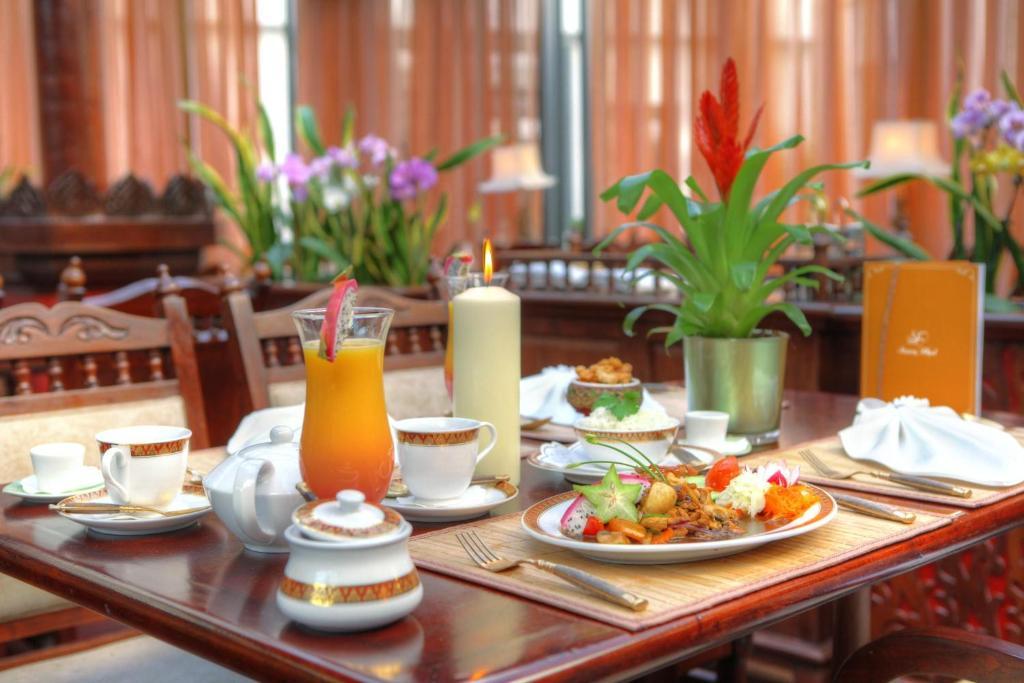 Seetelhotel Ahlbecker Hof Heringsdorf  Bagian luar foto A table set for breakfast