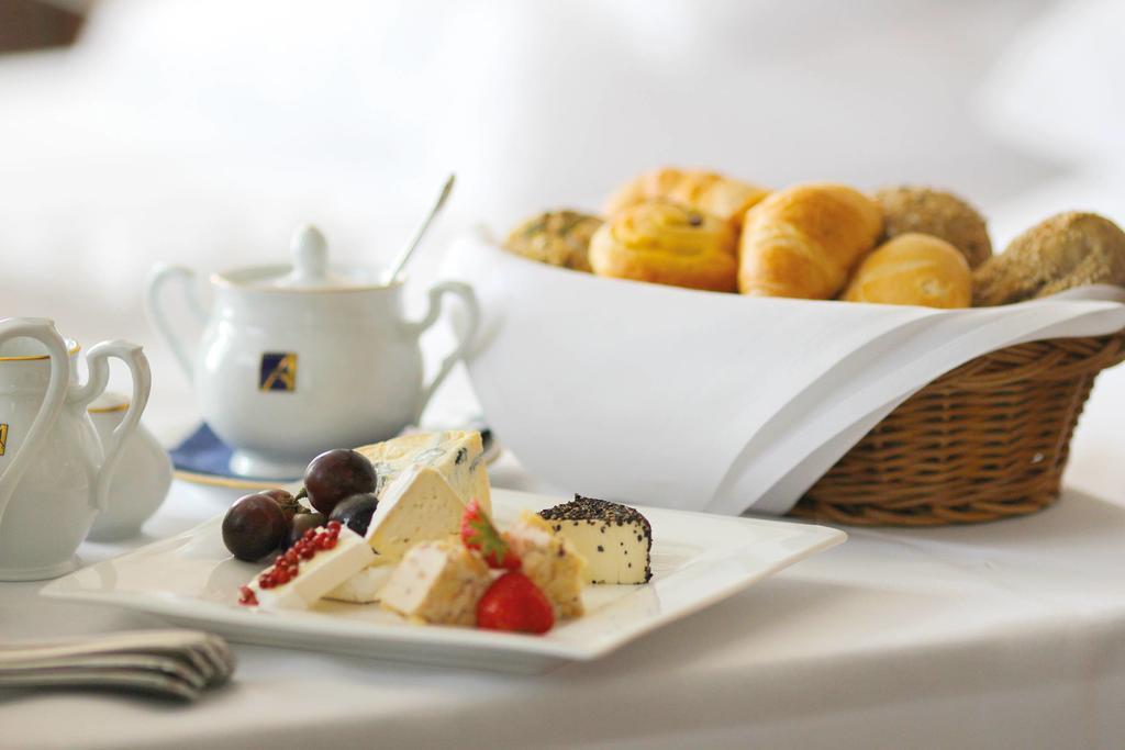 Seetelhotel Ahlbecker Hof Heringsdorf  Bagian luar foto A typical breakfast