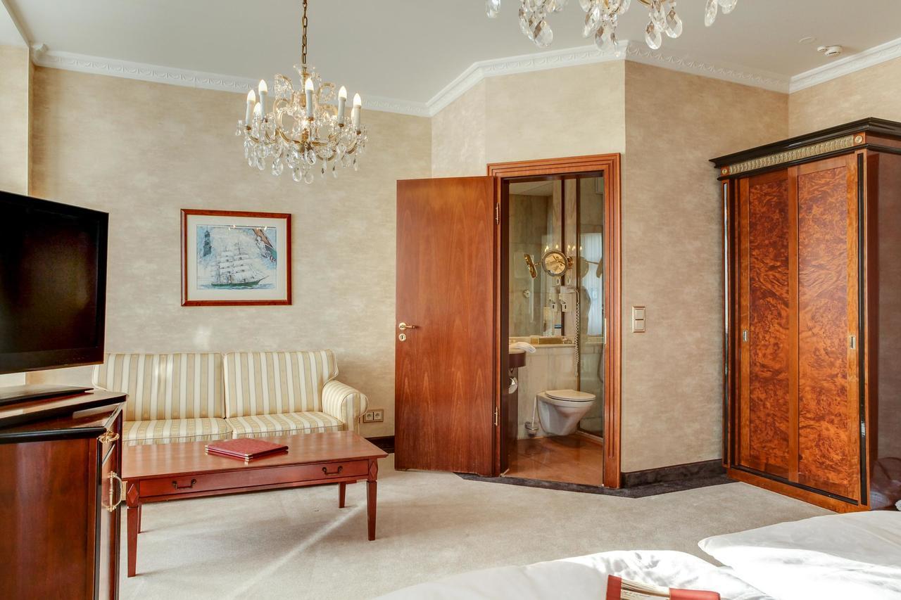 Seetelhotel Ahlbecker Hof Heringsdorf  Bagian luar foto A room at the hotel