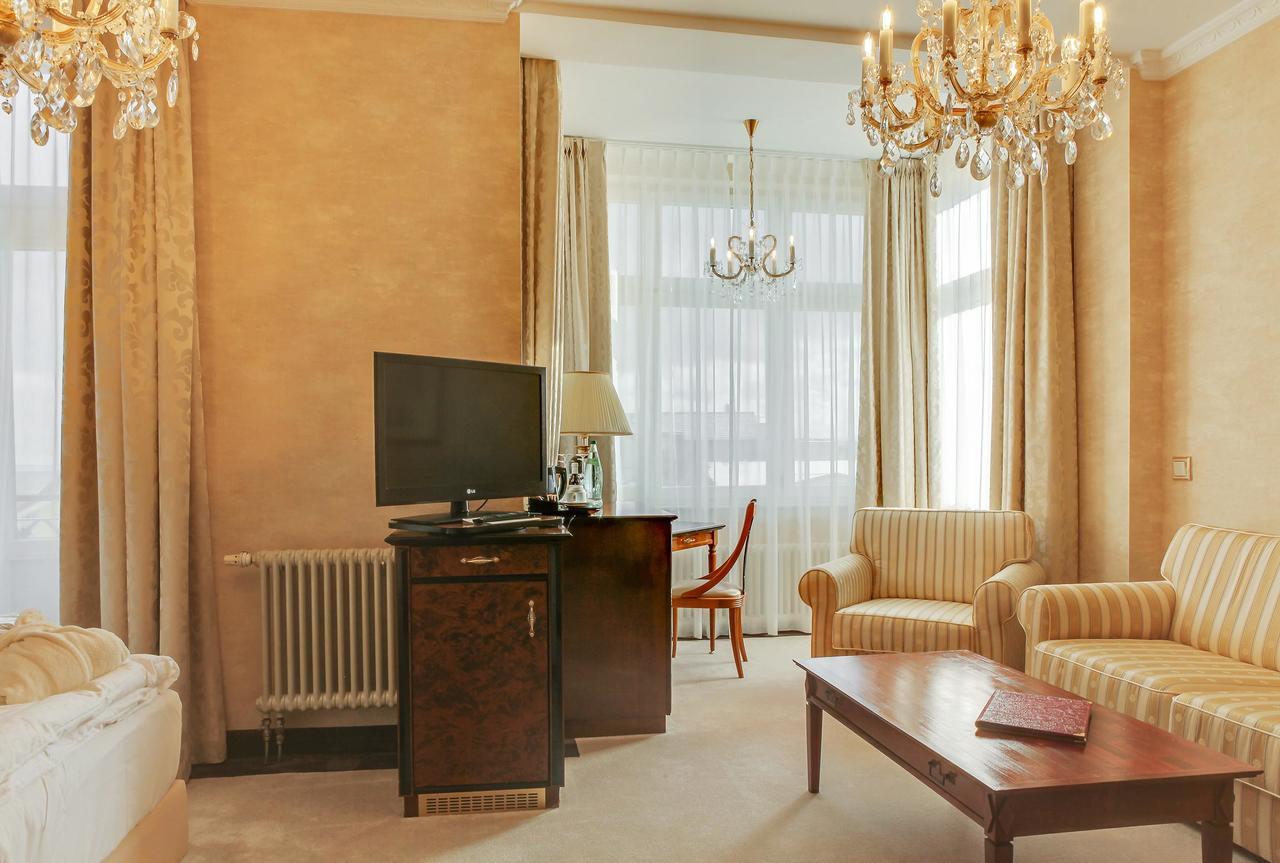 Seetelhotel Ahlbecker Hof Heringsdorf  Bagian luar foto A suite at the hotel