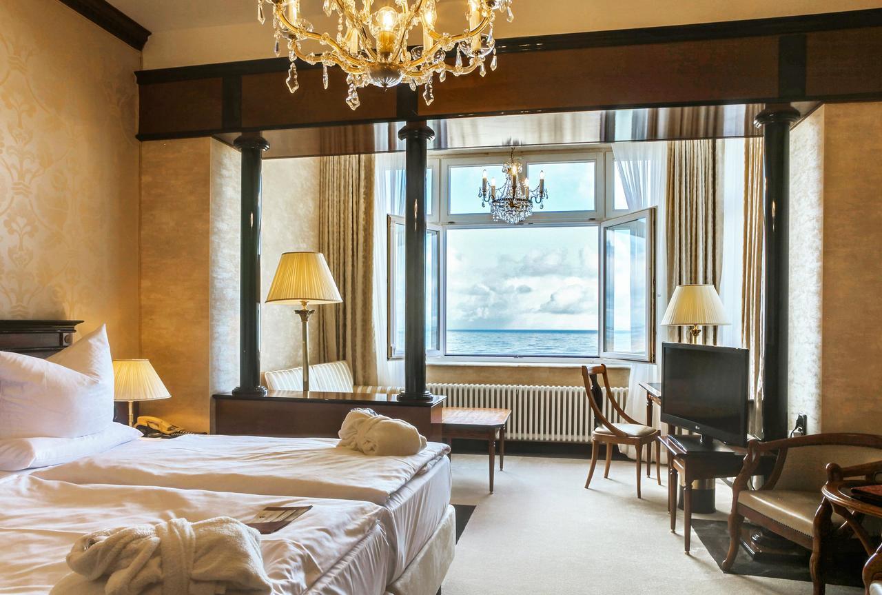 Seetelhotel Ahlbecker Hof Heringsdorf  Bagian luar foto A room at the hotel