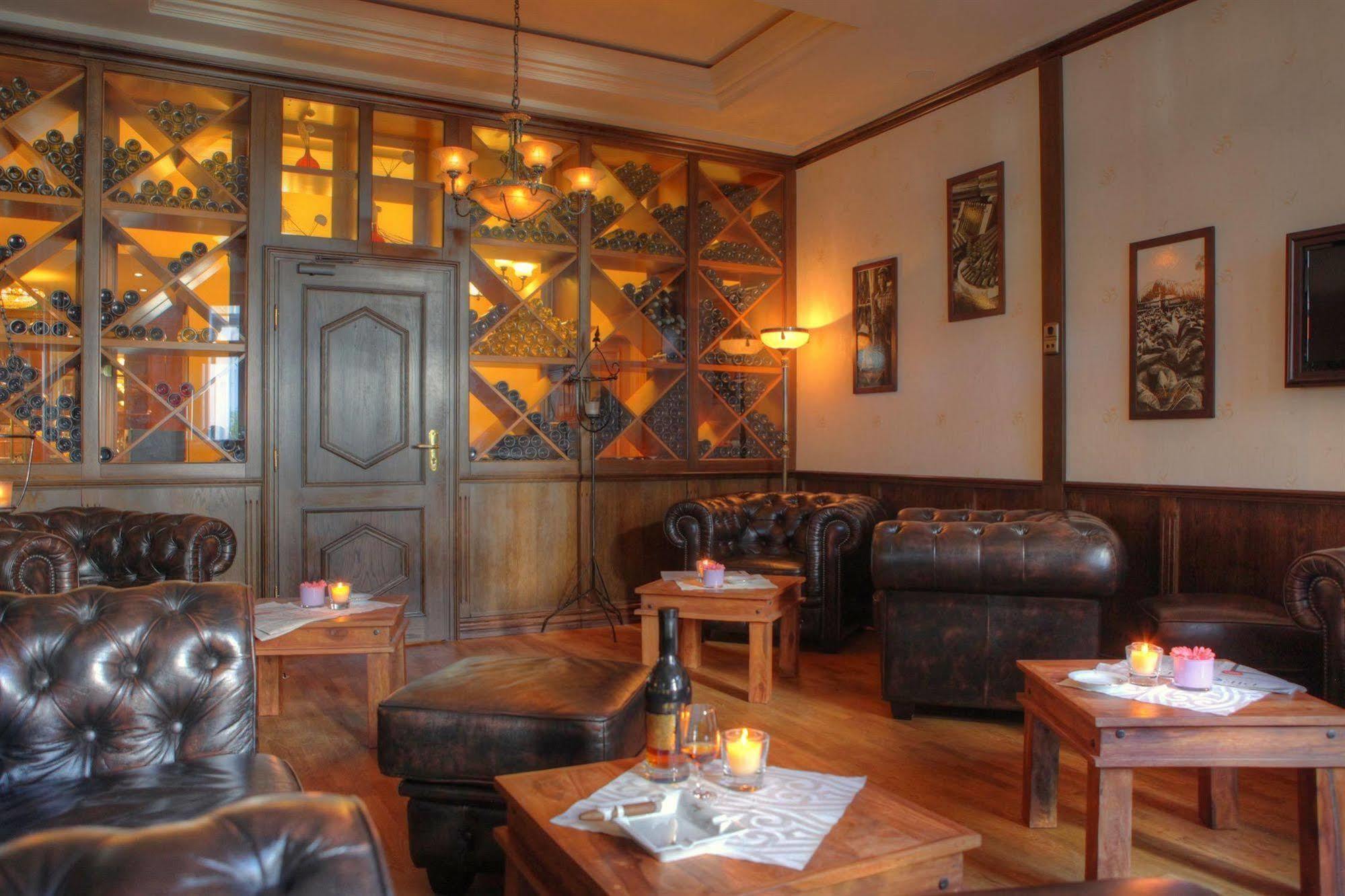 Seetelhotel Ahlbecker Hof Heringsdorf  Bagian luar foto Interior of a wine bar in Germany