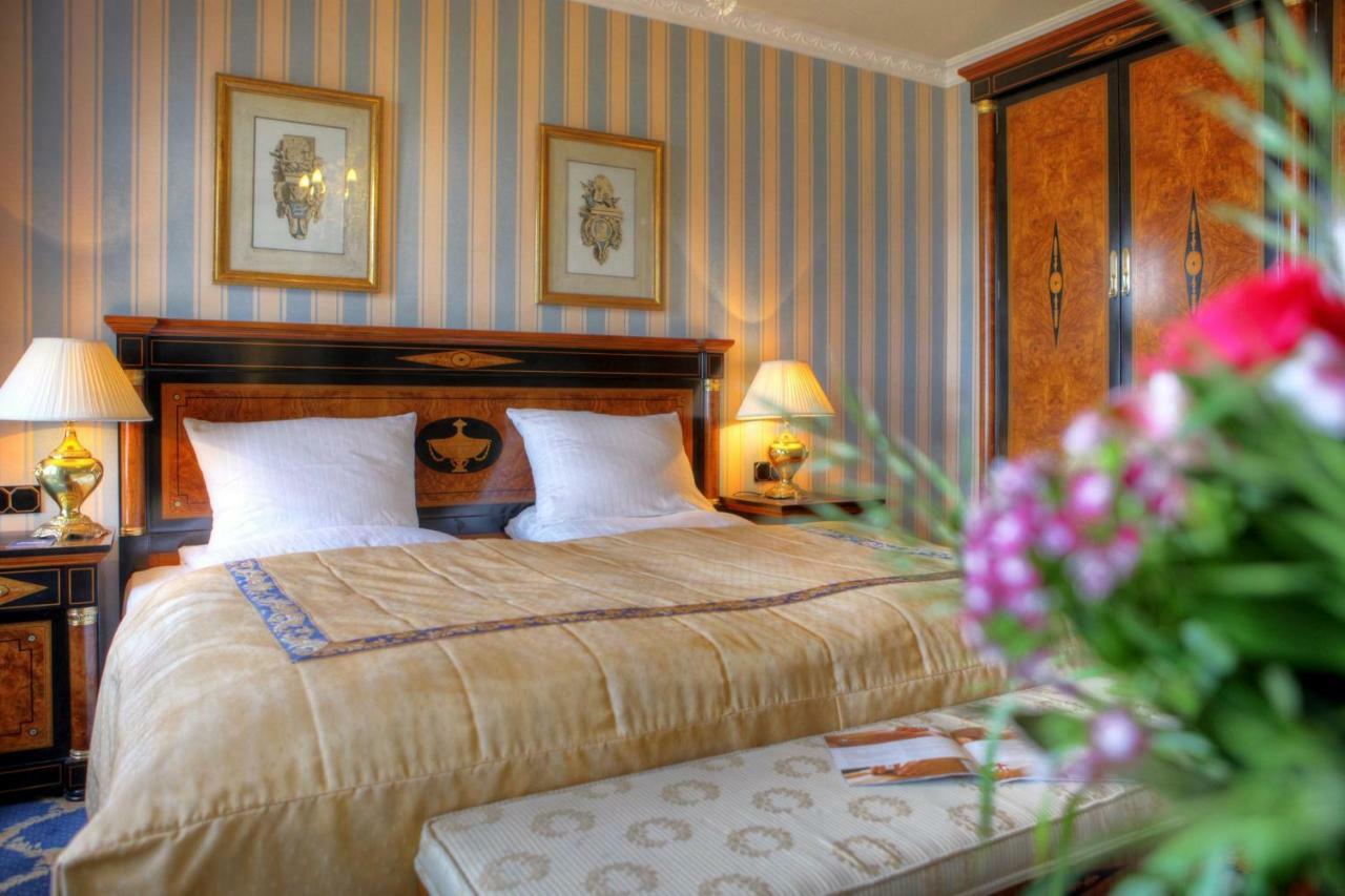 Seetelhotel Ahlbecker Hof Heringsdorf  Bagian luar foto A bedroom at the hotel