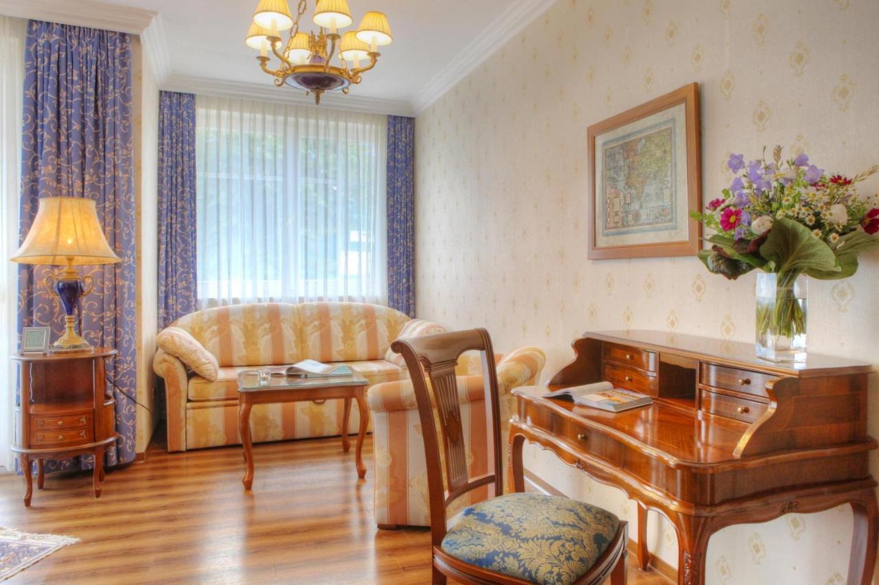 Seetelhotel Ahlbecker Hof Heringsdorf  Ruang foto A living room